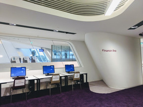 Foto der Finance Area in der Bibliotheksinformation