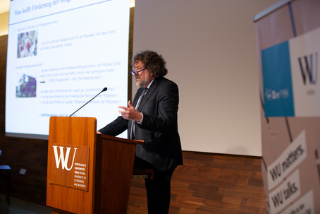 Prof. Dr. Dietmar Rößl mit den einleitenden Worten zu "WU matters. WU talks."-Veranstaltung: 200 Jahre F. W. Raiffeisen: Banking [not] for Profit?!