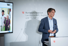 Christian Grünhaus bei der Präsentation