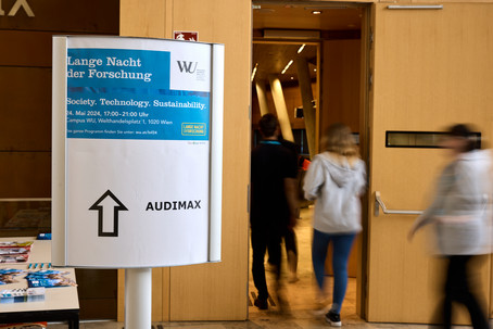 Schild Audimax