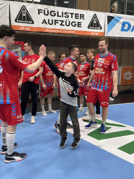 Buddies beim Handballmatch