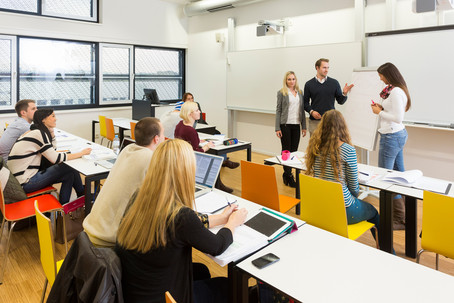 Seminarraum mit Studenten