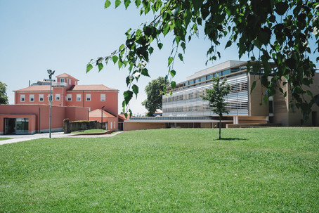 A picture of the campus of Universidade Católica Portugesa Business School 