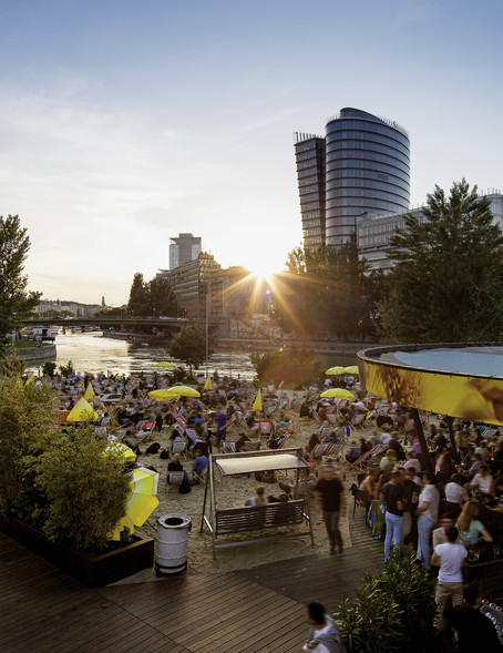 Beach bar on the Danube