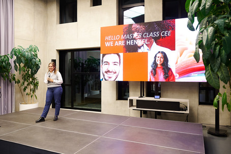 [Translate to English:] kickoff2526