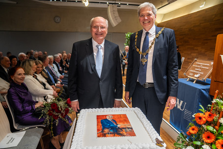 Badelt und Sausgruber mit Torte