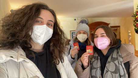 Students at the ski trip with masks
