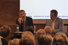 Prof. Kofler und Dr. Hilber während der Diskussion