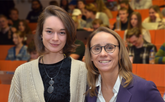 [Translate to English:] Foto von Anja Grüll und Marianne Neumüller-Klapper