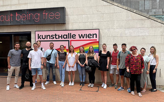 Picture with Students at Kunsthalle