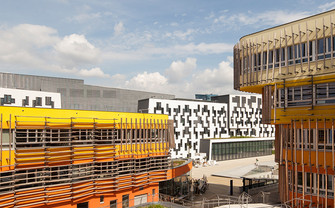 Blick über den WU Campus vom Administration Building Richtung Learning Center