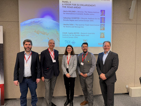 [Translate to English:] fewf