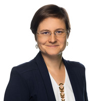 Dr. Erika Kovács