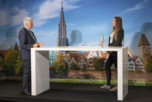 Flavia Bogorin in discussion with Karl-Heinz Brisch, founder of the SAFE programme