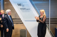 Ehrenkonsul Wilfried Stoll mit WU Rektorin Edeltraud Hanappi-Egger (c)WU