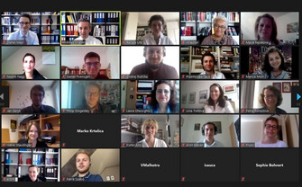 [Translate to English:] Gruppenfoto online Konferenz