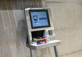 Photo of a selfservice-checkout machine in the Central Library