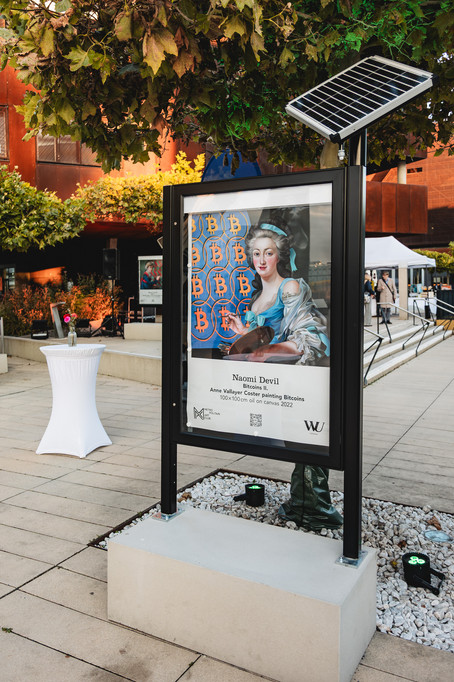 [Translate to English:] Werk von Naomi Devil_Bitcoin