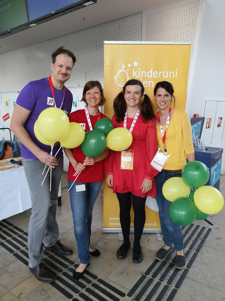 Prof. (FH) Dr. Robert Zniva, Mag. Helena Nekola, Mag. Astrid Oberhumer (MSc Marketing program manager) and Dr. Eva Lienbacher.