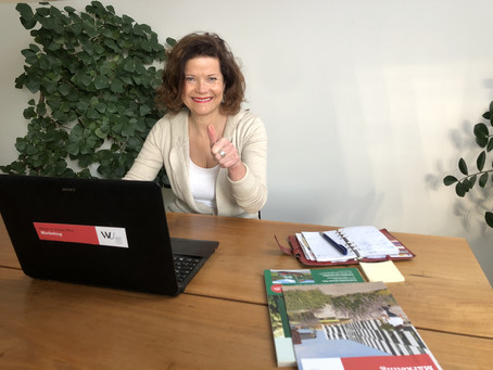 Dr. Christina Holweg 