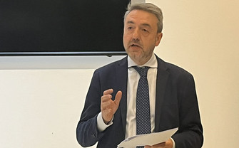 Prof. Oscar Sanchez Munoz beim Vortrag