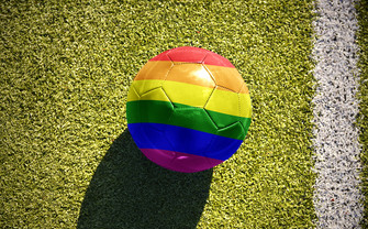 ein Regenbogen fußball