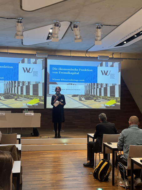 Begrüßung durch Prof. Eva Eberhartinger