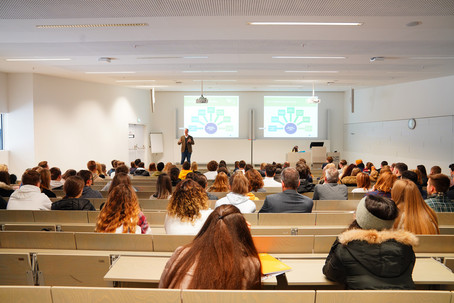 Visitors at a sample lecture