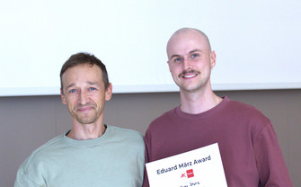 Matthias Stehle und Matthias Schnetzer bei der Preisübergabe