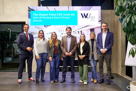 [Translate to English:] kickoff2526