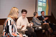 Karin Heitzmann, Marlene Engelhorn, Katharina Pistor und Gabriel Lentner im Gespräch