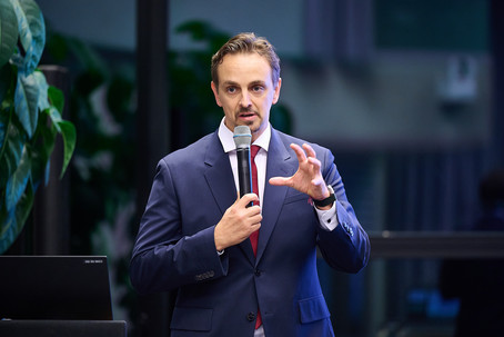 [Translate to English:] kickoff2526