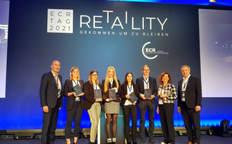 ECR 2021 - our winner Katharina Bednar (second from left)in the award ceremony