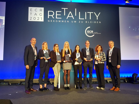 Our winner Katharina Bednar (second from left) in the award ceremony (© Cordula Cerha)