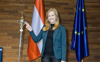 Graduate Katharina Bednar makes her pledge