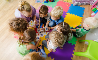 [Translate to English:] ein gruppe von Kindern