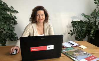 Dr. Christina Holweg 