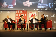 Bild vom Podium; Branko Milanovic, Miriam Rehm, Werner Raza und Robert Misik