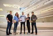 (v.li.n.re) David Kickert (Eishockey), Sophie Weber (Beachvolleyball), Dominik Kraihammer (Rennsport), Nadine Prohaska (Fußball) und David Obernosterer (Badminton)