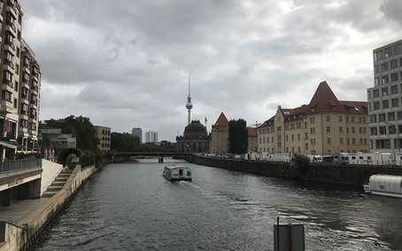 Ansicht Spree mit Spreeinsel und Funkturm