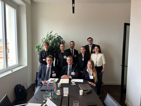[Translate to English:] Moot Court Group Photo 1