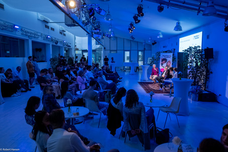 Gäste beim Sommerfest