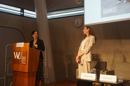 Die Keynote von Naika Foroutan, DeZIM Berlin und Humboldt Universität zu Berlin, zum Thema „Migrantisches Gold?! Zum Mismatch zwischen Migrationsbedarfen und Migrationsabwehr und zur Rolle der Migrationsforschung in polarisierten Zeiten.“