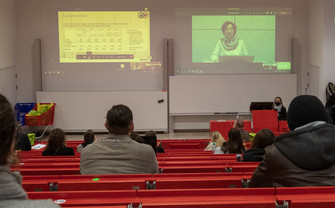 Studierende im Praxisdialog