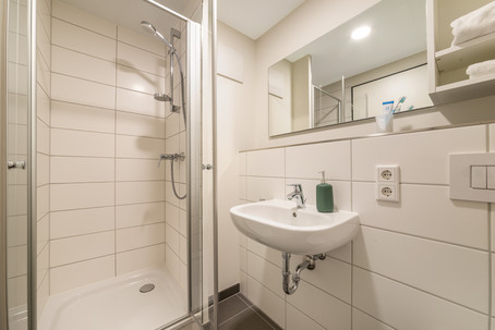 Bathroom, Fritz-Hahn-Gasse 1