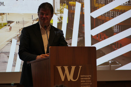 Prof. Claus Staringer