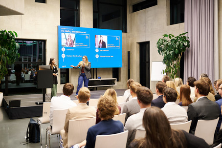 [Translate to English:] kickoff2526