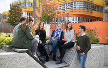 Campus WU Studierende diskutieren