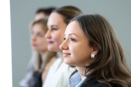 [Translate to English:] students in the audience