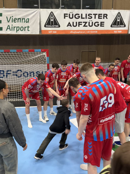 Buddies beim Handballmatch